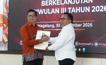 Bawaslu Kota Magelang menghadiri Rapat Pleno Terbuka Rekapitulasi Daftar Pemilih Berkelanjutan (PDPB) Triwulan III Tahun 2026 di Kantor KPU Kota Magelang, Rabu (30/9/2026).